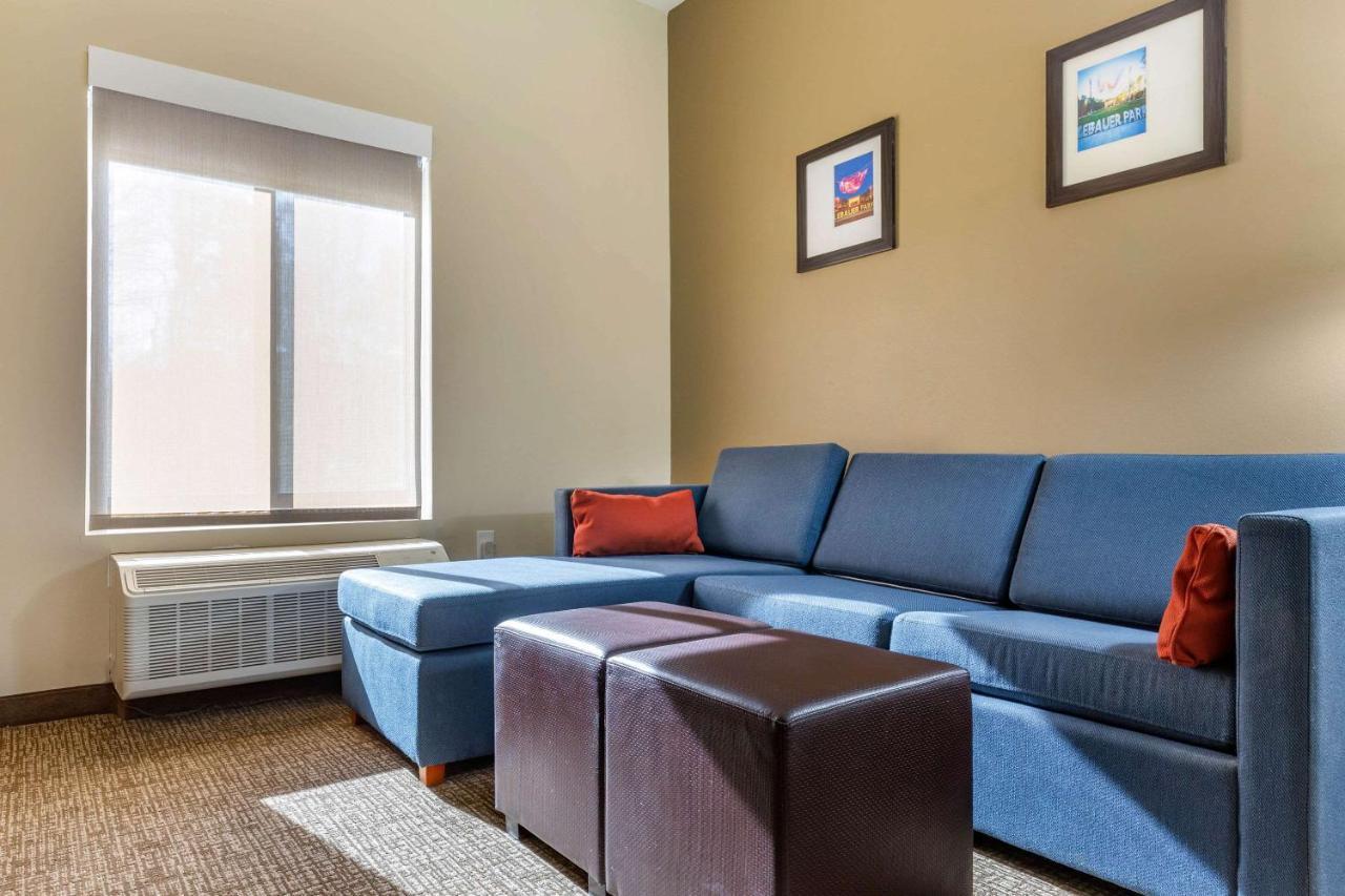Comfort Suites Greensboro-High Point Esterno foto
