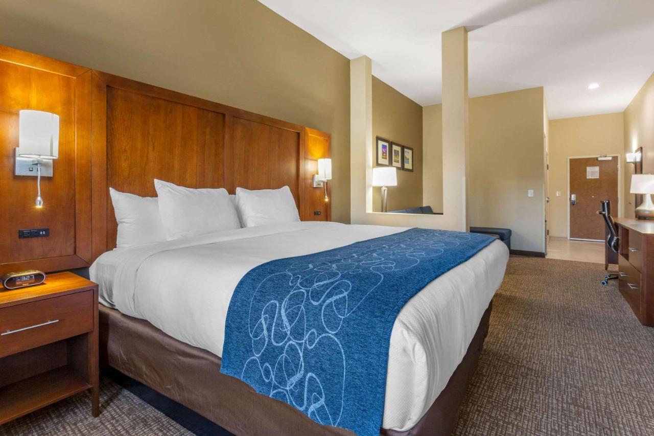 Comfort Suites Greensboro-High Point Esterno foto